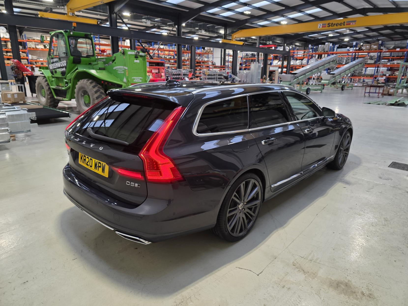 Volvo V90 2.0 D5 Inscription Estate 5dr Diesel Auto AWD Euro 6 (s/s) (235 ps)