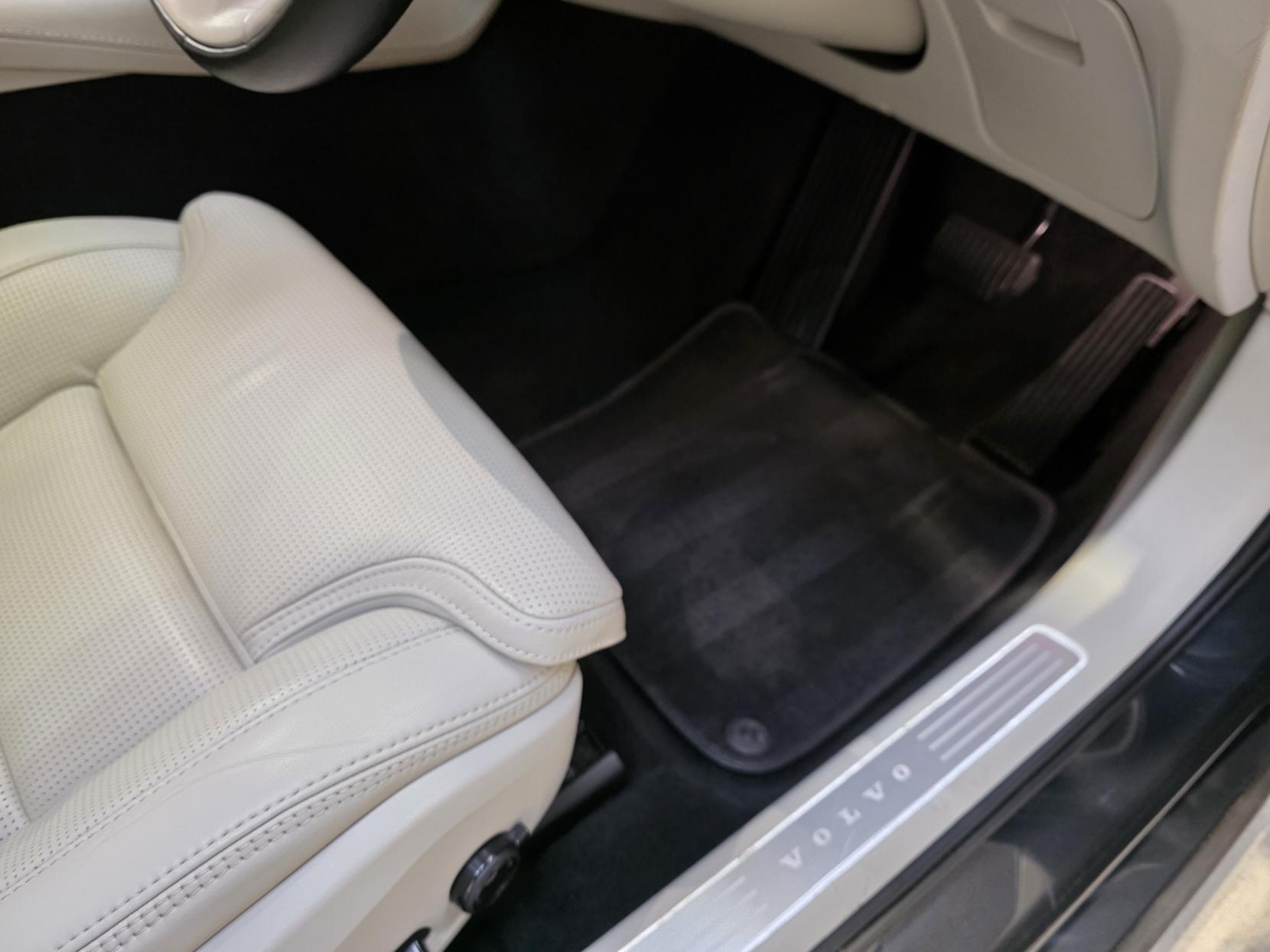 Volvo V90 2.0 D5 Inscription Estate 5dr Diesel Auto AWD Euro 6 (s/s) (235 ps)