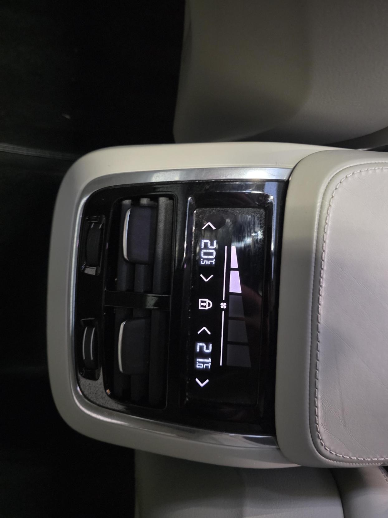 Volvo V90 2.0 D5 Inscription Estate 5dr Diesel Auto AWD Euro 6 (s/s) (235 ps)