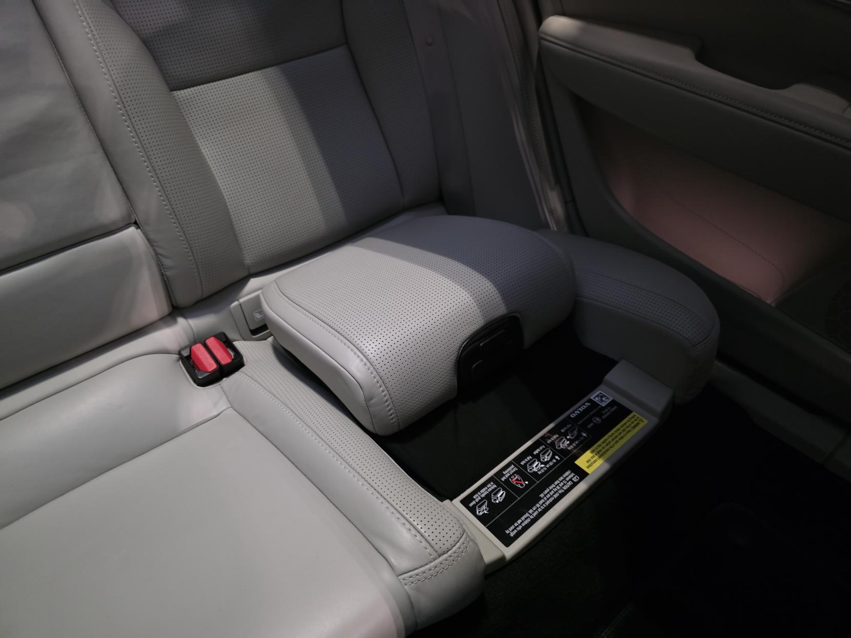 Volvo V90 2.0 D5 Inscription Estate 5dr Diesel Auto AWD Euro 6 (s/s) (235 ps)