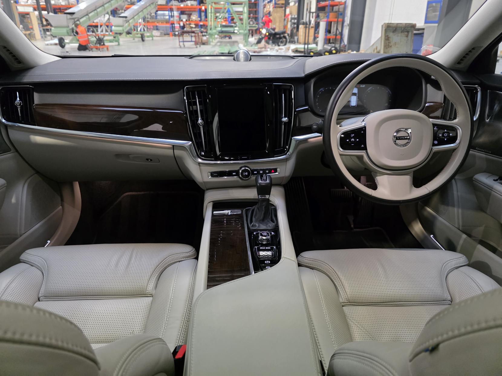 Volvo V90 2.0 D5 Inscription Estate 5dr Diesel Auto AWD Euro 6 (s/s) (235 ps)