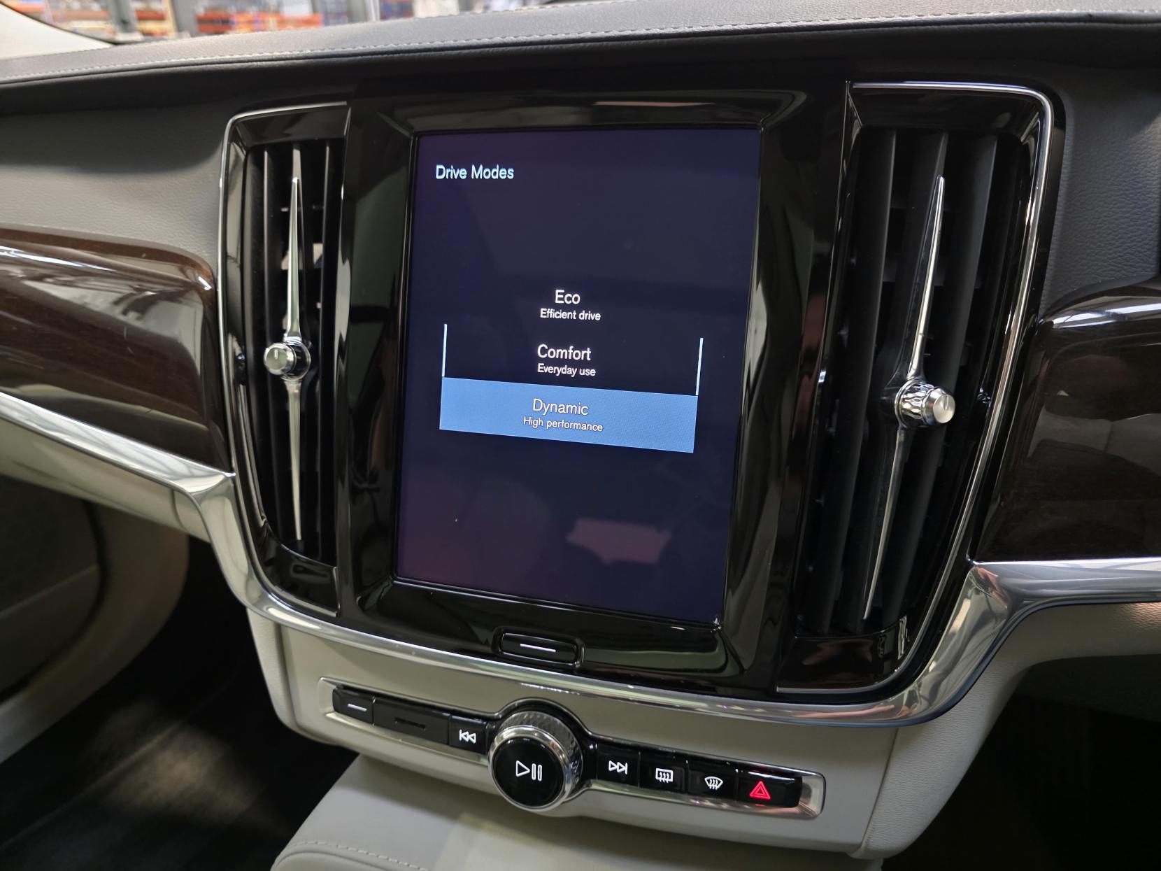 Volvo V90 2.0 D5 Inscription Estate 5dr Diesel Auto AWD Euro 6 (s/s) (235 ps)