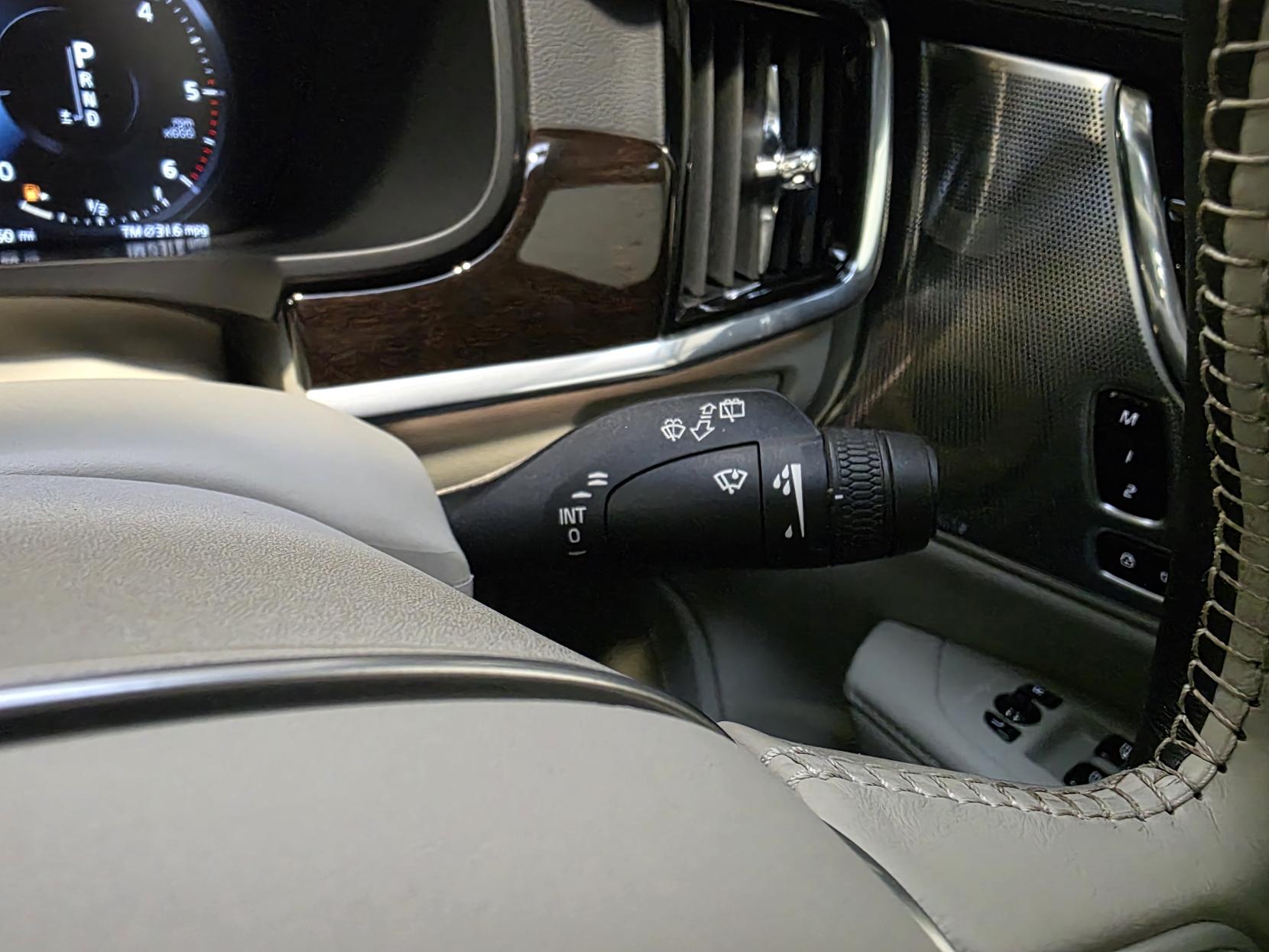 Volvo V90 2.0 D5 Inscription Estate 5dr Diesel Auto AWD Euro 6 (s/s) (235 ps)