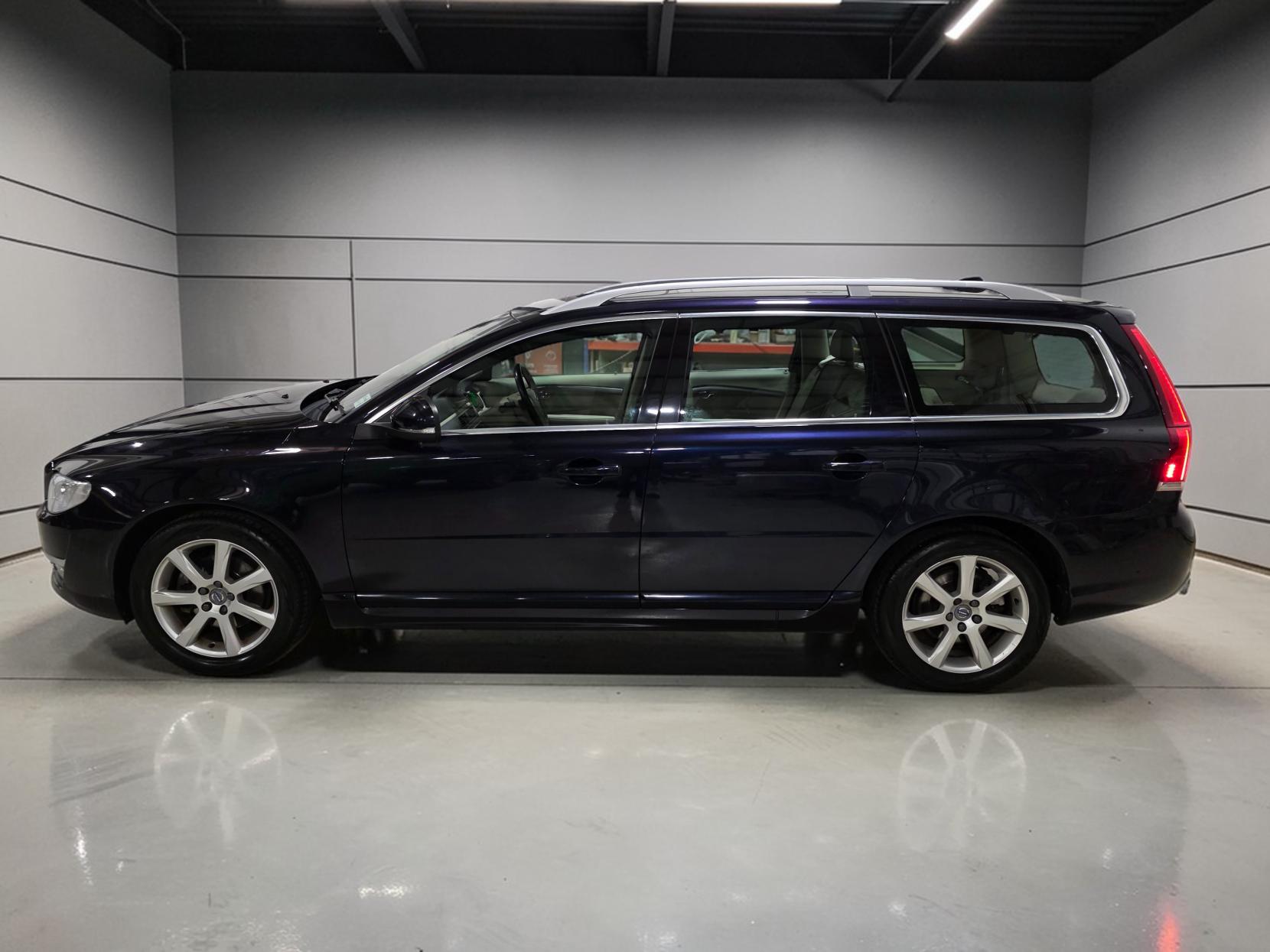 Volvo V70 2.0 D4 SE Lux Estate 5dr Diesel Auto Euro 6 (s/s) (181 ps)
