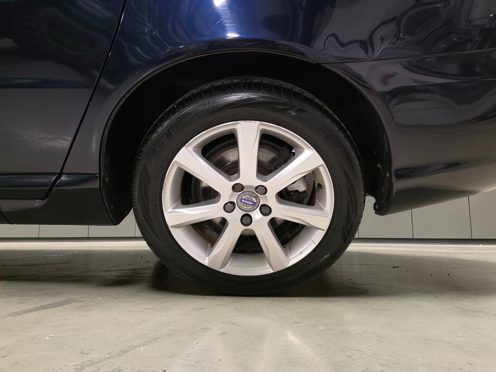 Volvo V70 2.0 D4 SE Lux Estate 5dr Diesel Auto Euro 6 (s/s) (181 ps)