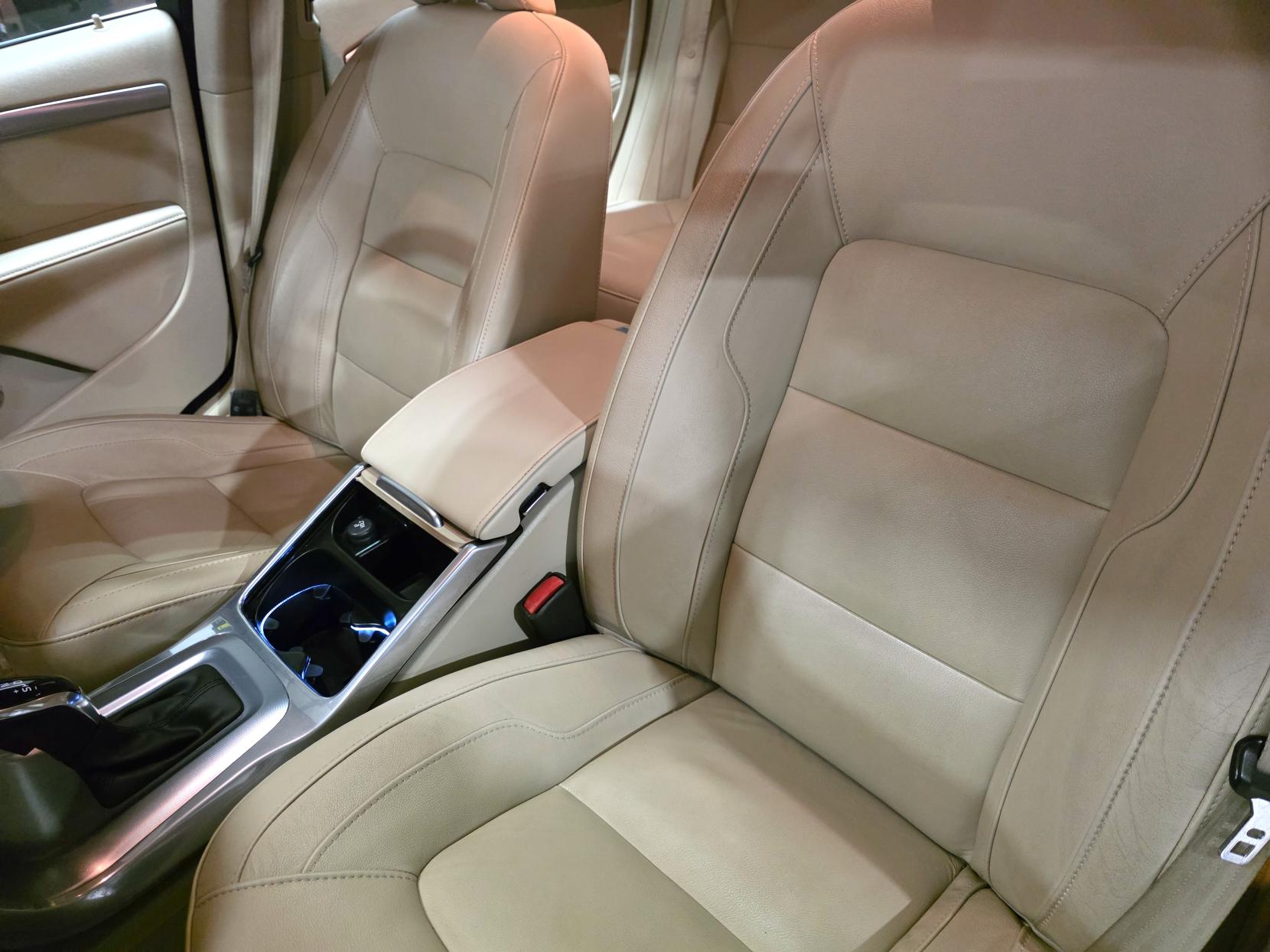 Volvo V70 2.0 D4 SE Lux Estate 5dr Diesel Auto Euro 6 (s/s) (181 ps)