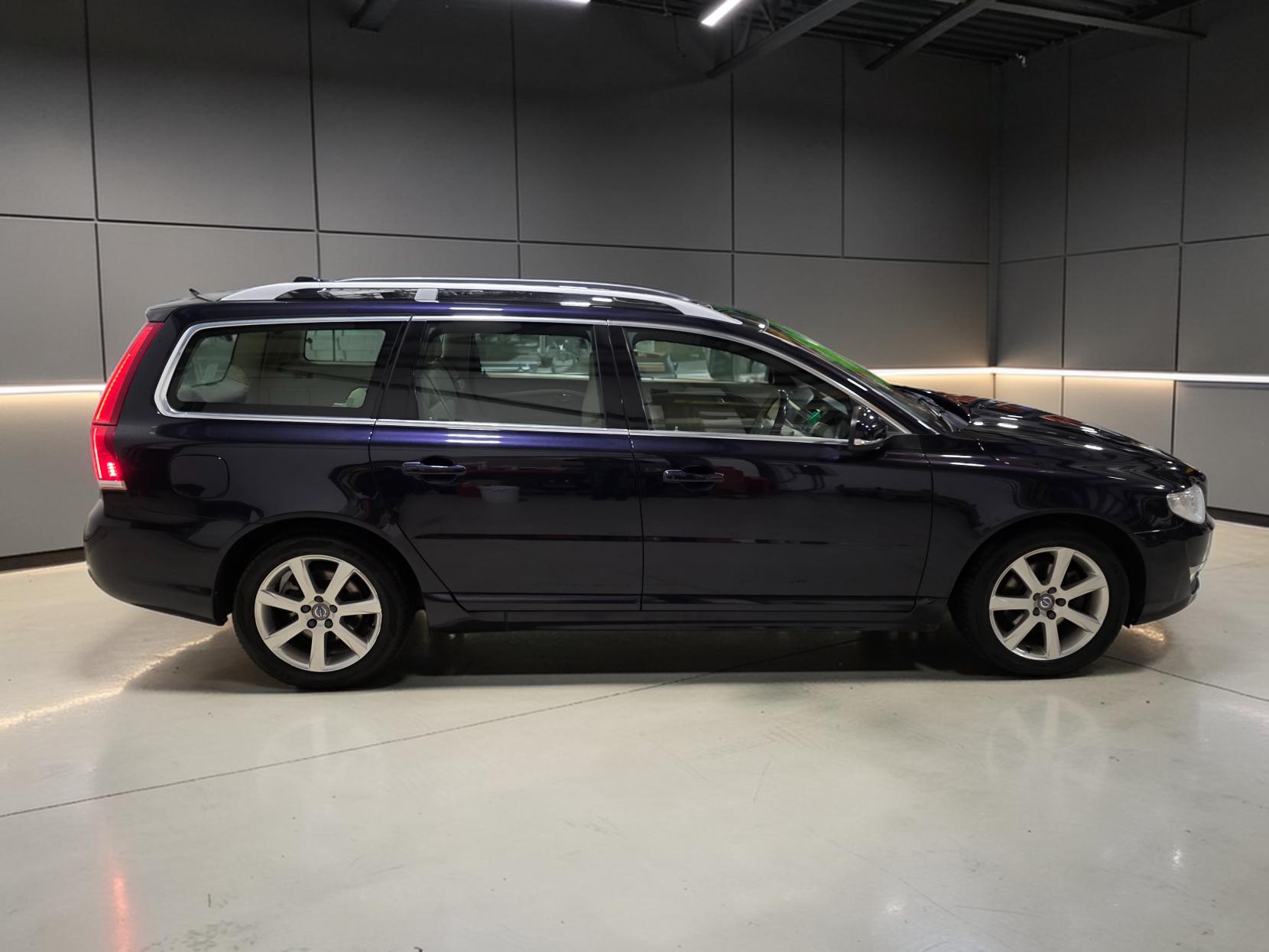 Volvo V70 2.0 D4 SE Lux Estate 5dr Diesel Auto Euro 6 (s/s) (181 ps)