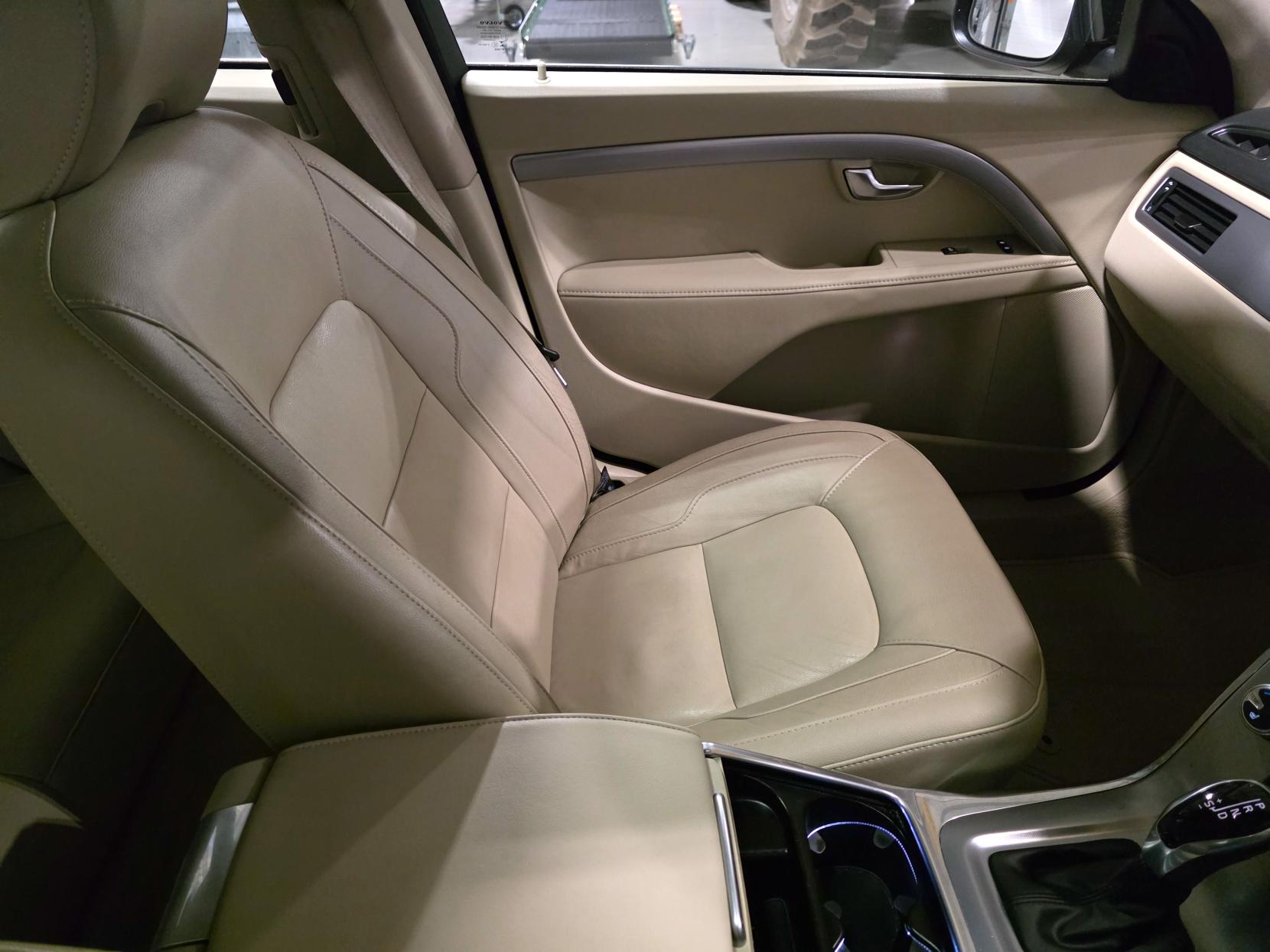 Volvo V70 2.0 D4 SE Lux Estate 5dr Diesel Auto Euro 6 (s/s) (181 ps)