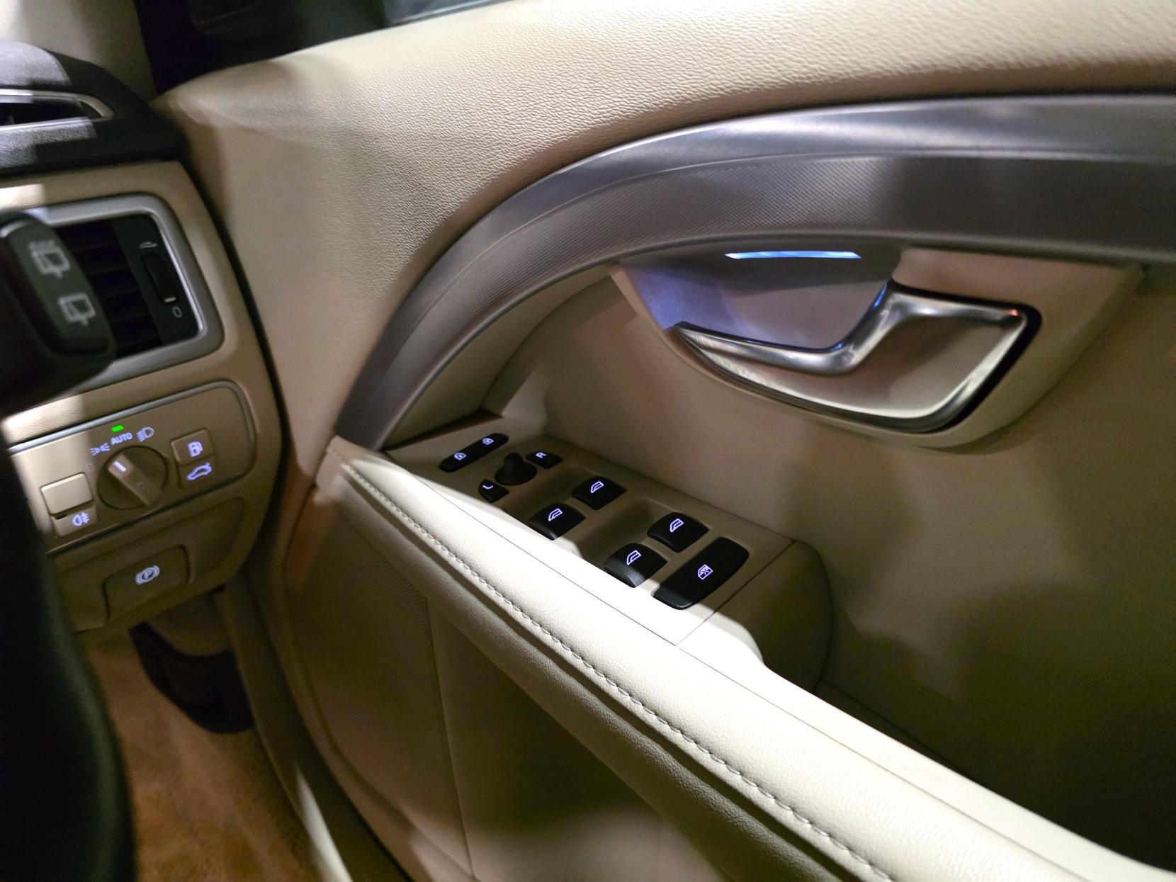 Volvo V70 2.0 D4 SE Lux Estate 5dr Diesel Auto Euro 6 (s/s) (181 ps)