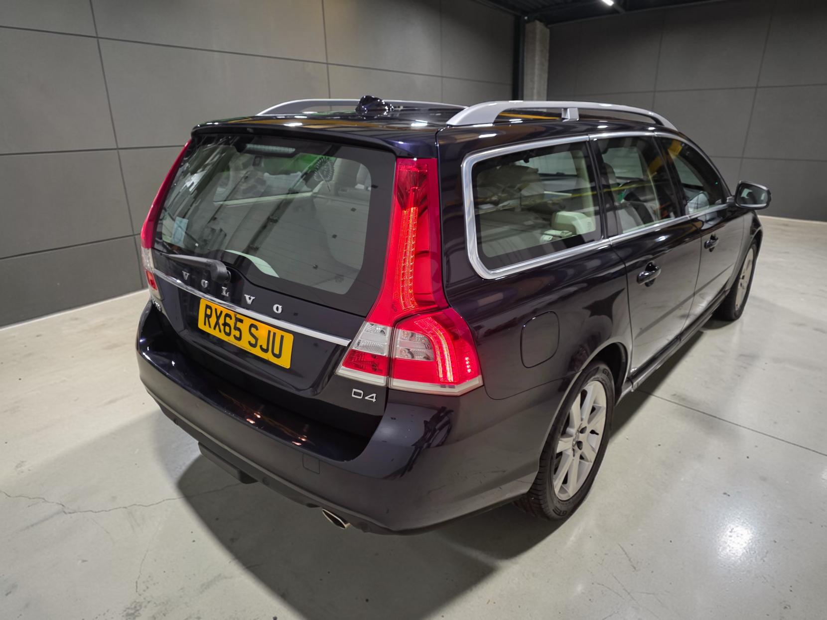 Volvo V70 2.0 D4 SE Lux Estate 5dr Diesel Auto Euro 6 (s/s) (181 ps)