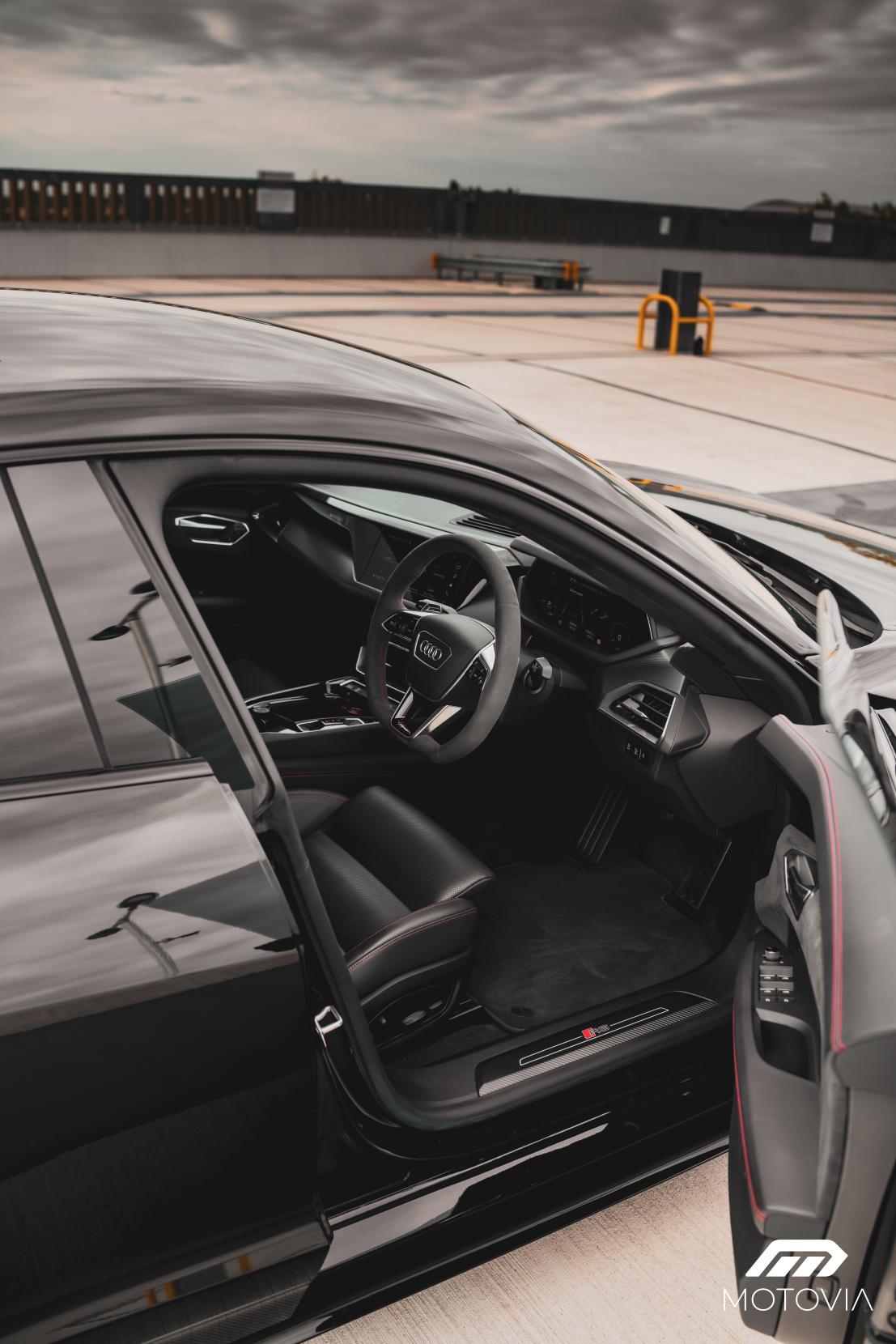 Audi RS e-tron GT 93.4kWh Carbon Vorsprung Saloon 4dr Electric Auto quattro (598 ps)