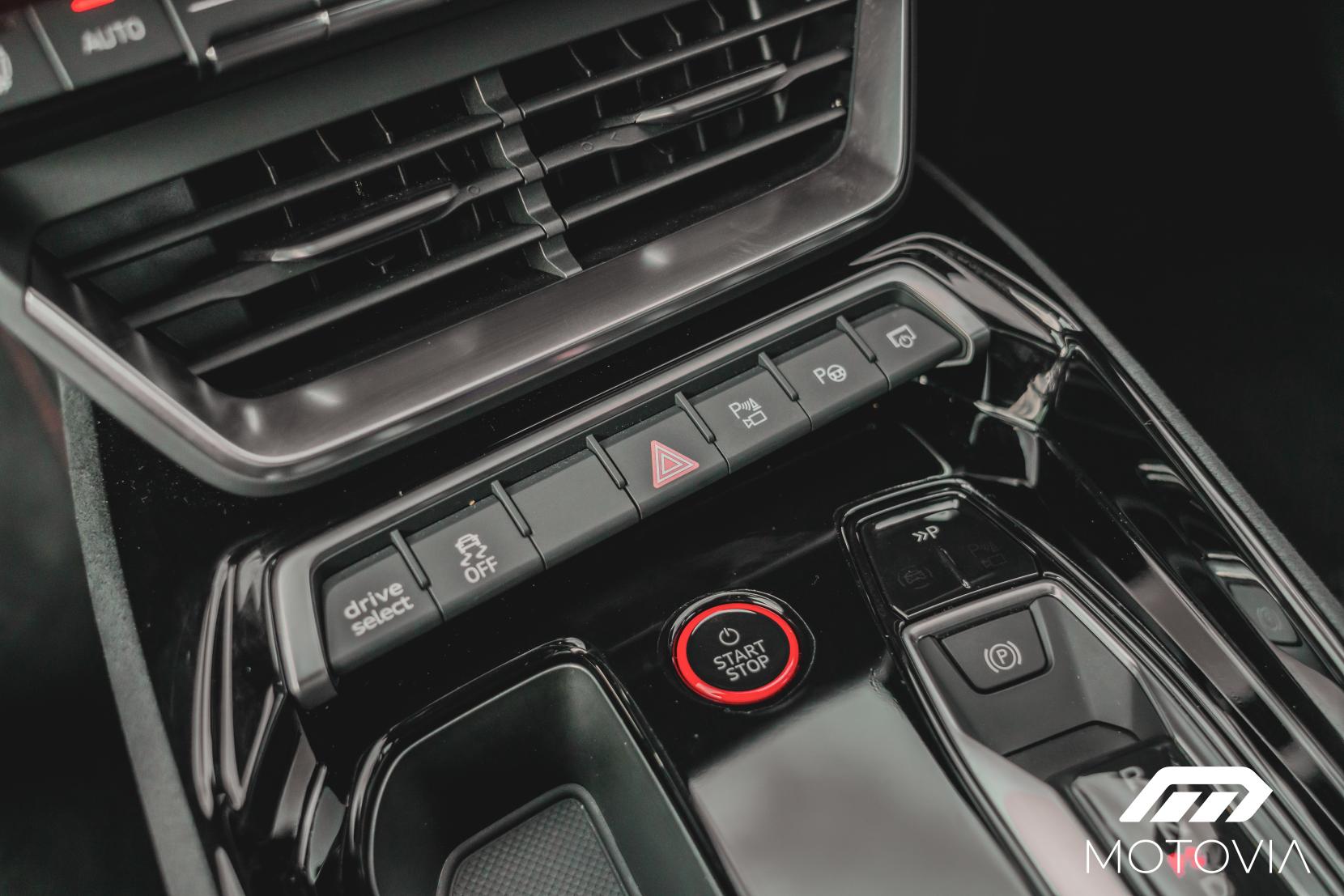 Audi RS e-tron GT 93.4kWh Carbon Vorsprung Saloon 4dr Electric Auto quattro (598 ps)