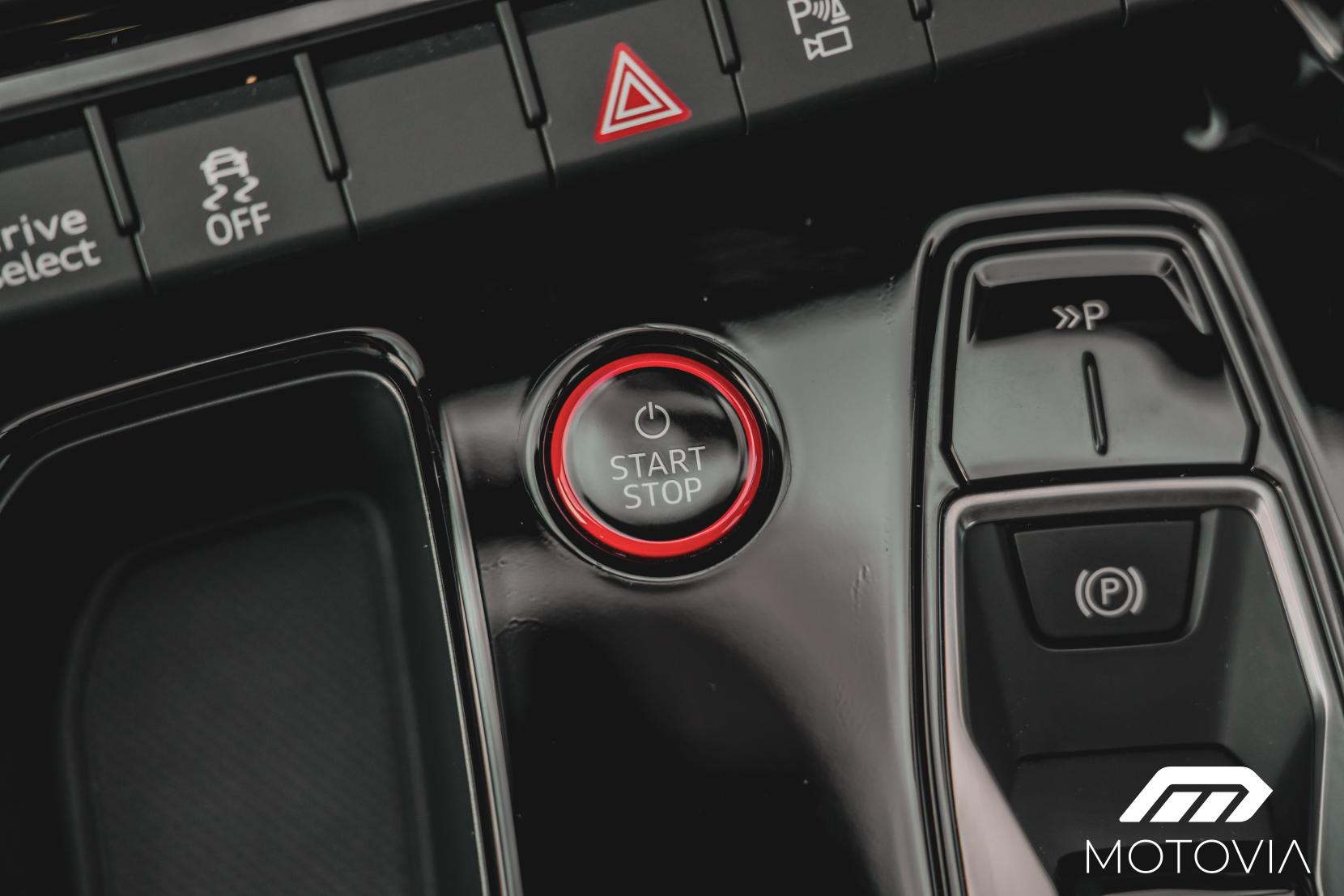 Audi RS e-tron GT 93.4kWh Carbon Vorsprung Saloon 4dr Electric Auto quattro (598 ps)