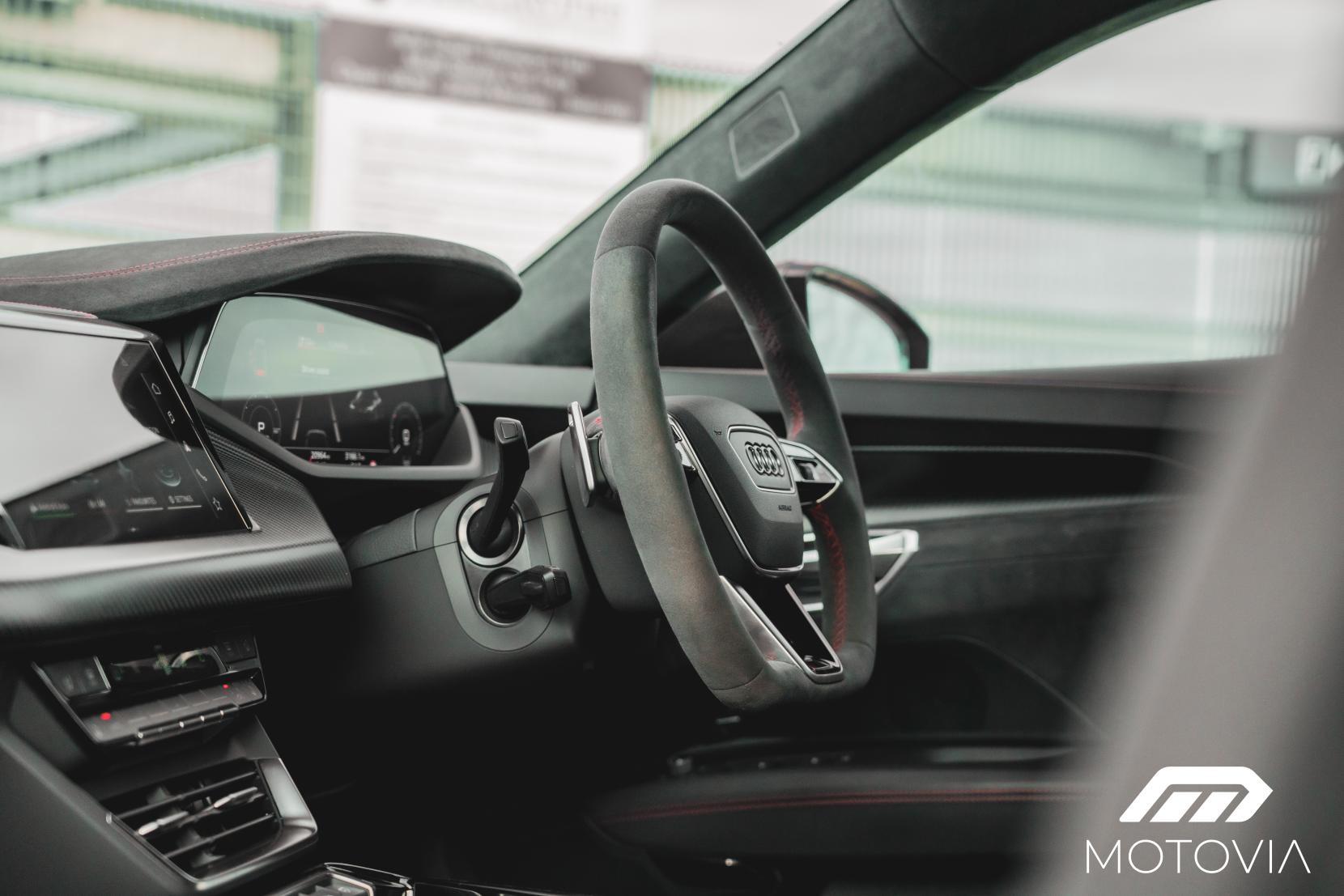 Audi RS e-tron GT 93.4kWh Carbon Vorsprung Saloon 4dr Electric Auto quattro (598 ps)