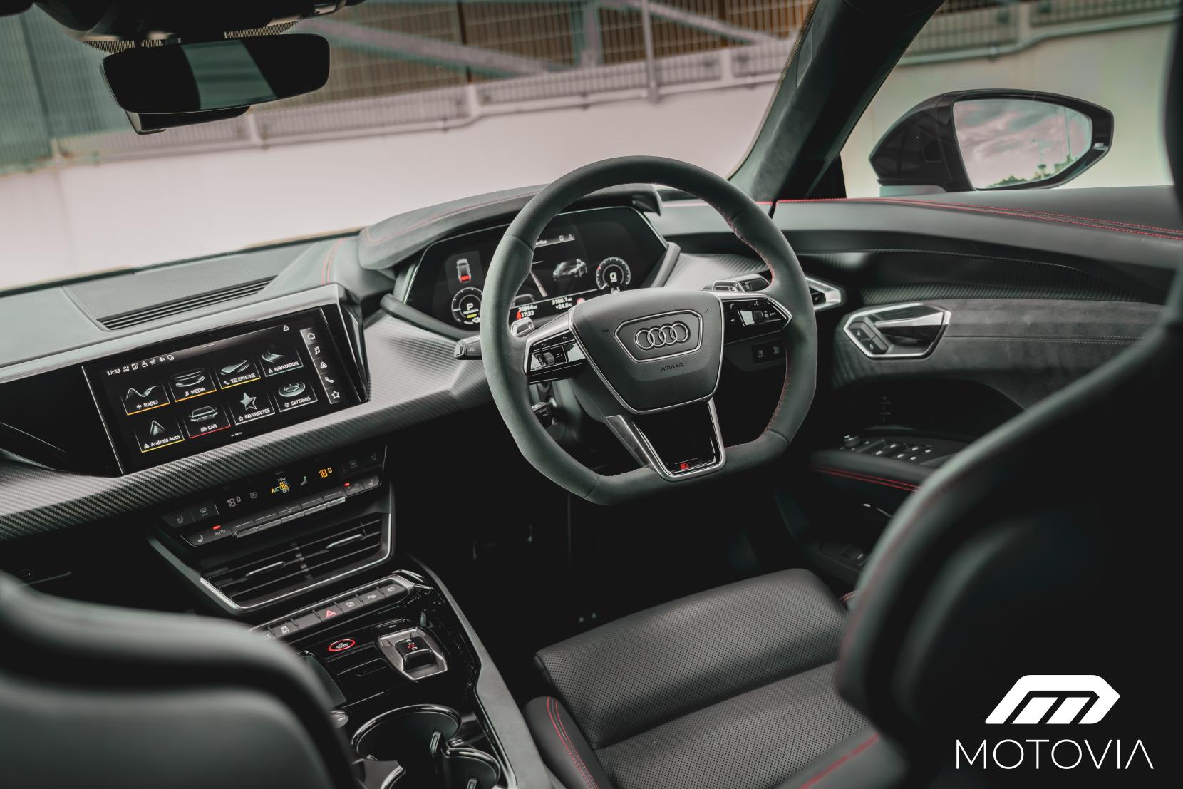 Audi RS e-tron GT 93.4kWh Carbon Vorsprung Saloon 4dr Electric Auto quattro (598 ps)