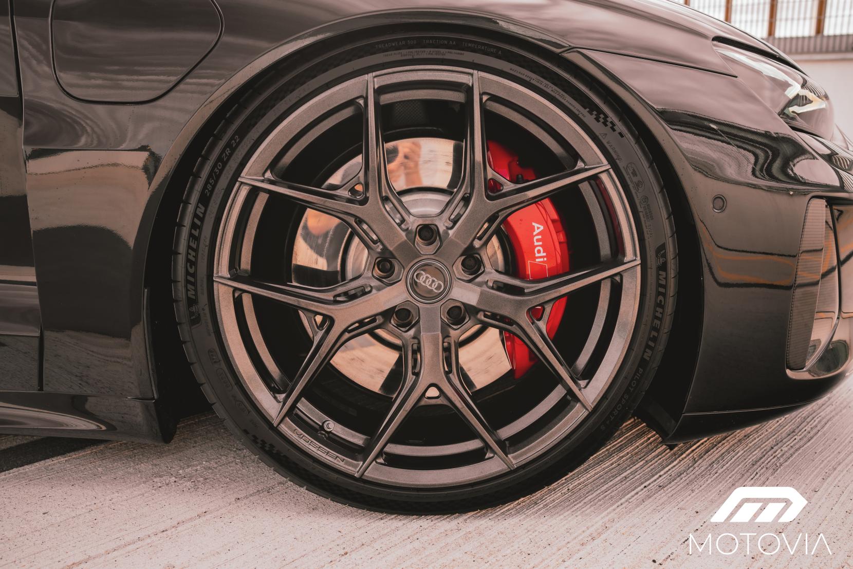 Audi RS e-tron GT 93.4kWh Carbon Vorsprung Saloon 4dr Electric Auto quattro (598 ps)