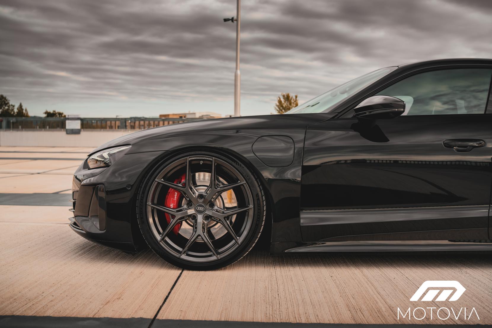 Audi RS e-tron GT 93.4kWh Carbon Vorsprung Saloon 4dr Electric Auto quattro (598 ps)