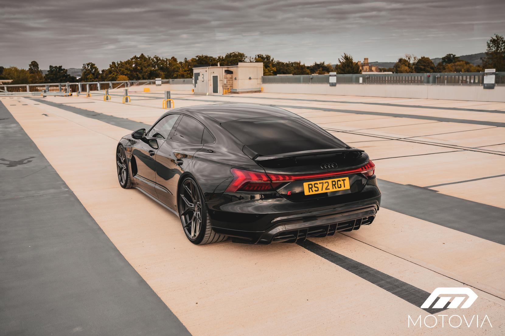 Audi RS e-tron GT 93.4kWh Carbon Vorsprung Saloon 4dr Electric Auto quattro (598 ps)