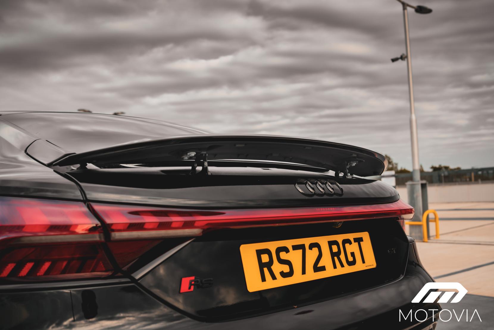 Audi RS e-tron GT 93.4kWh Carbon Vorsprung Saloon 4dr Electric Auto quattro (598 ps)