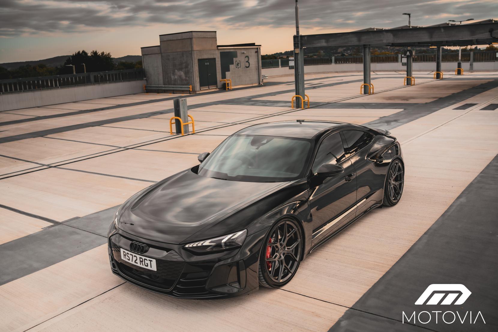 Audi RS e-tron GT 93.4kWh Carbon Vorsprung Saloon 4dr Electric Auto quattro (598 ps)