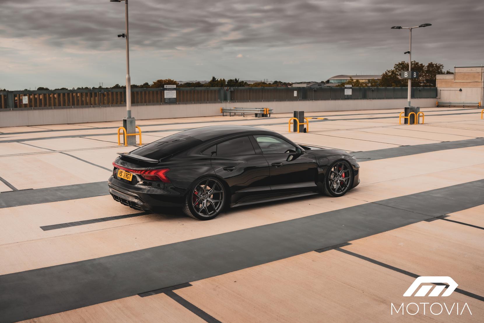 Audi RS e-tron GT 93.4kWh Carbon Vorsprung Saloon 4dr Electric Auto quattro (598 ps)