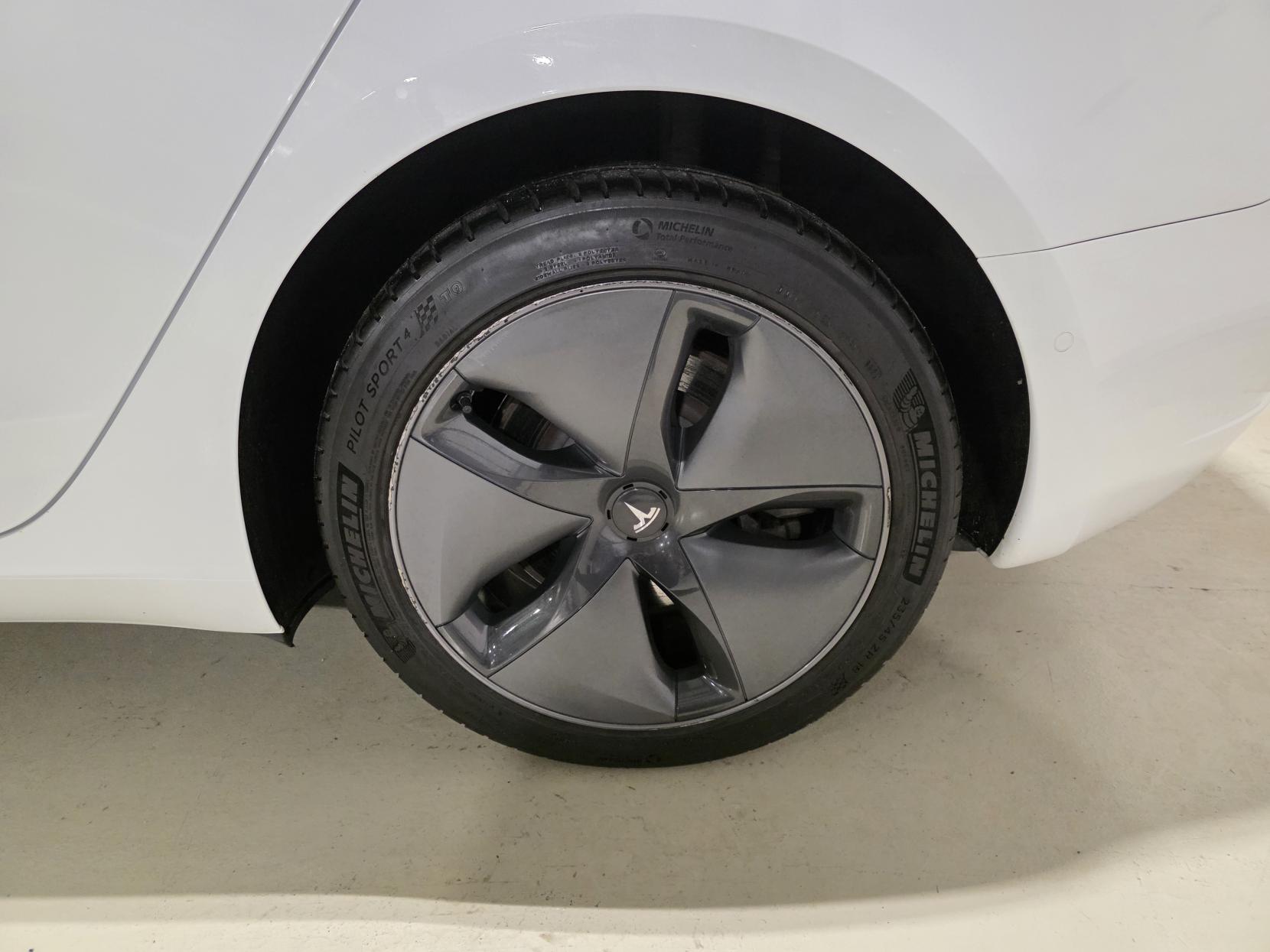 Tesla Model 3 (Dual Motor) Long Range Saloon 4dr Electric Auto 4WDE (346 ps)