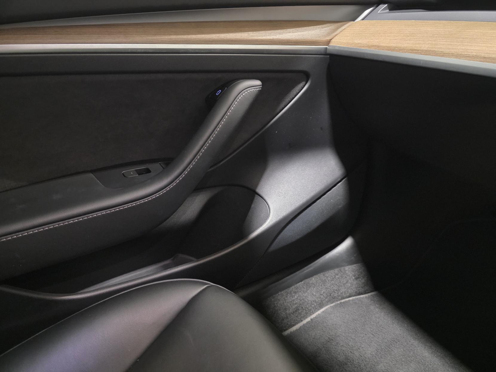 Tesla Model 3 (Dual Motor) Long Range Saloon 4dr Electric Auto 4WDE (346 ps)