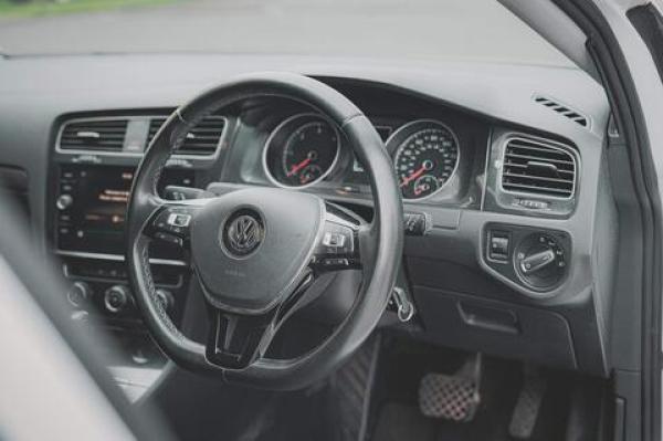 Volkswagen Golf 1.6 TDI SE Nav Hatchback 5dr Diesel DSG Euro 6 (s/s) (115 ps)