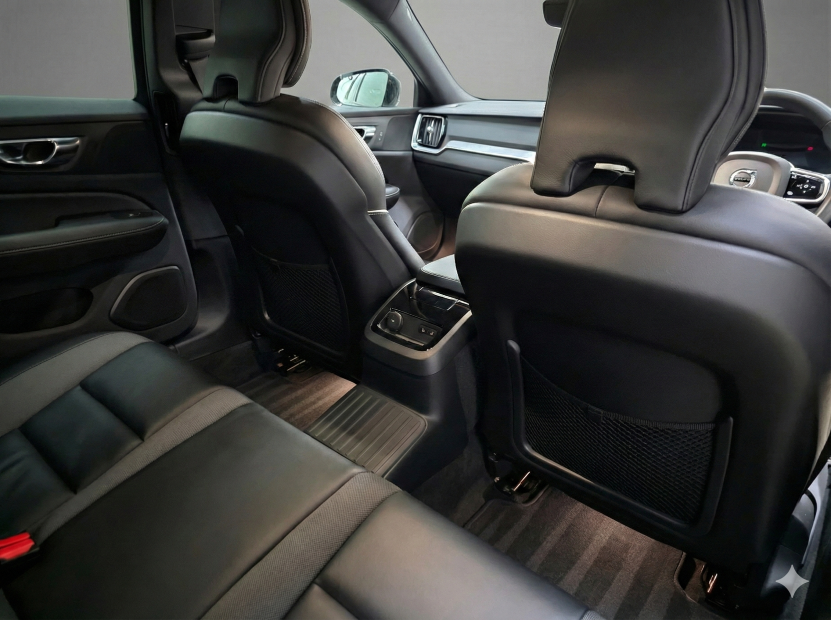 Volvo V60 2.0h T6 Recharge 18.8kWh Plus Dark Estate 5dr Petrol Plug-in Hybrid Auto AWD Euro 6 (s/s) (350 ps)