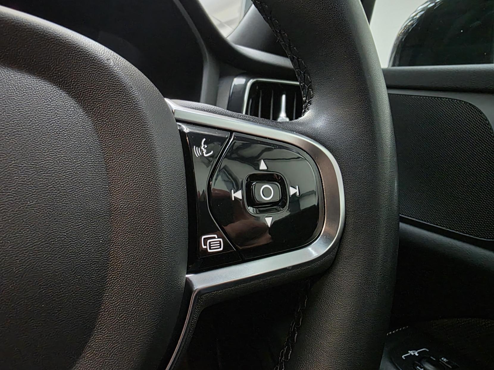 Volvo V60 2.0h T6 Recharge 18.8kWh Plus Dark Estate 5dr Petrol Plug-in Hybrid Auto AWD Euro 6 (s/s) (350 ps)