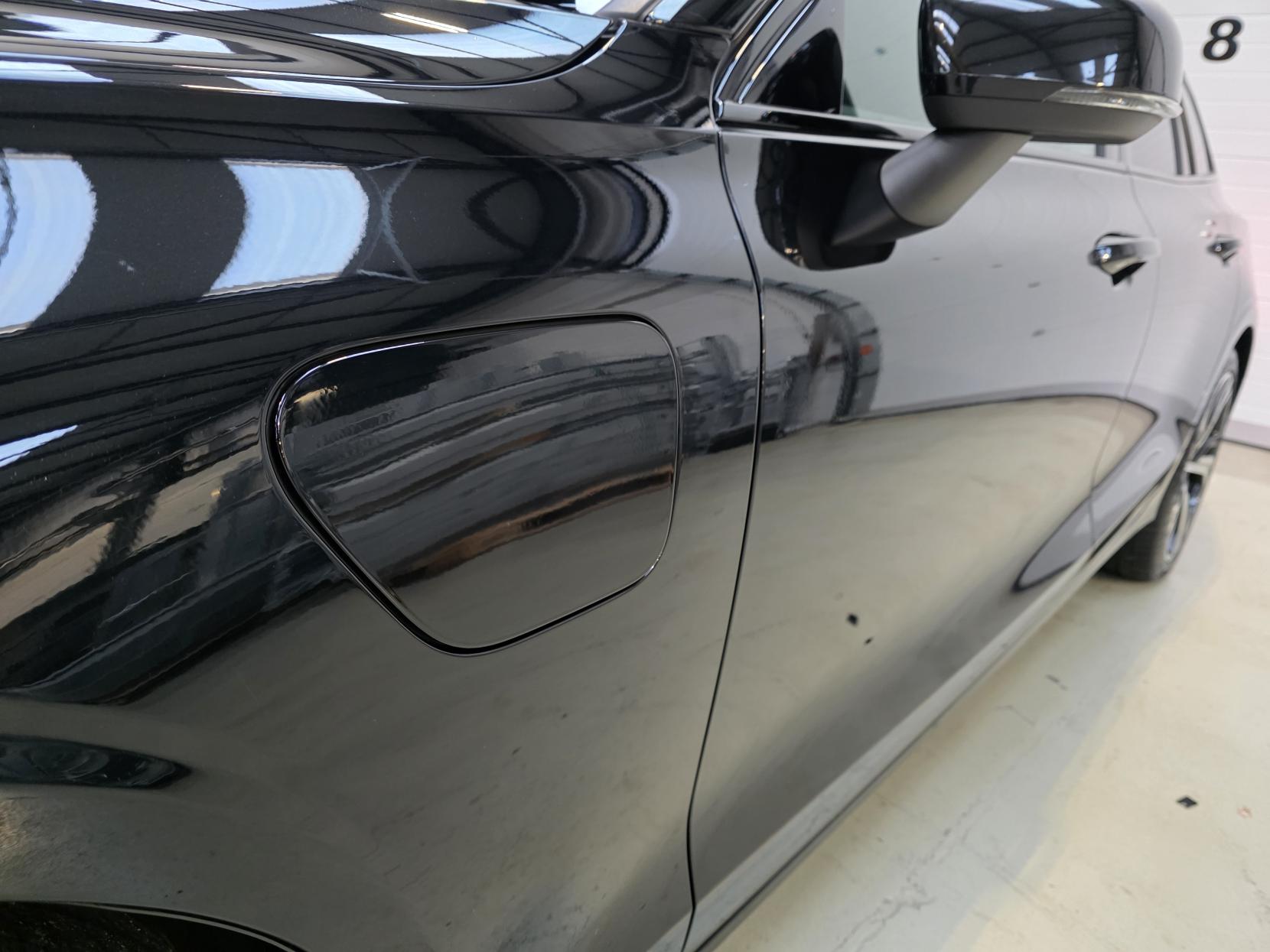 Volvo V60 2.0h T6 Recharge 18.8kWh Plus Dark Estate 5dr Petrol Plug-in Hybrid Auto AWD Euro 6 (s/s) (350 ps)