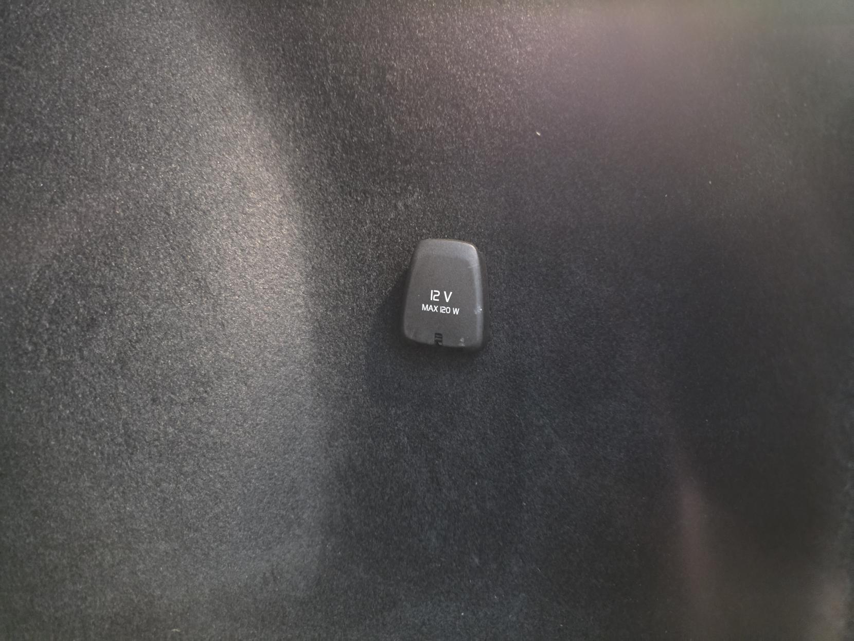 Volvo V60 2.0h T6 Recharge 18.8kWh Plus Dark Estate 5dr Petrol Plug-in Hybrid Auto AWD Euro 6 (s/s) (350 ps)