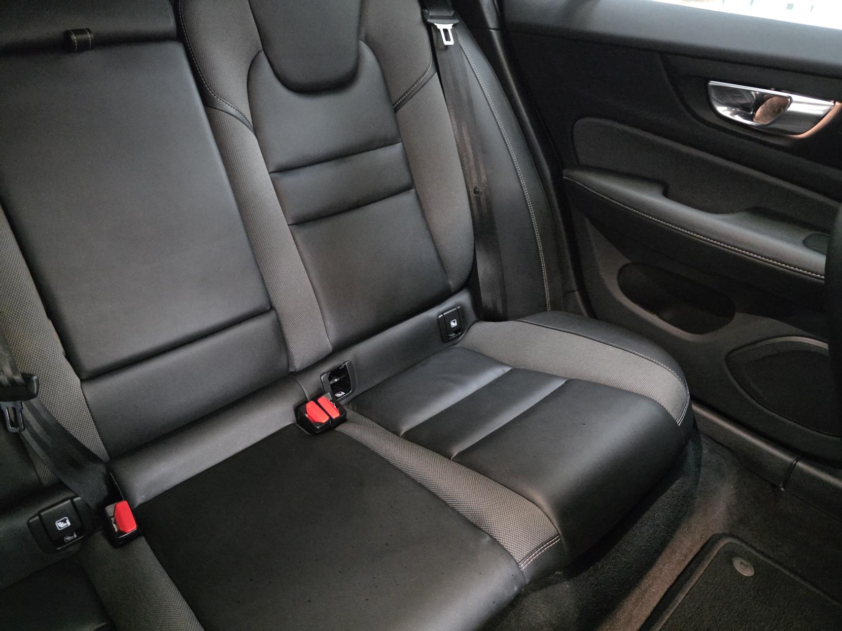 Volvo V60 2.0h T6 Recharge 18.8kWh Plus Dark Estate 5dr Petrol Plug-in Hybrid Auto AWD Euro 6 (s/s) (350 ps)