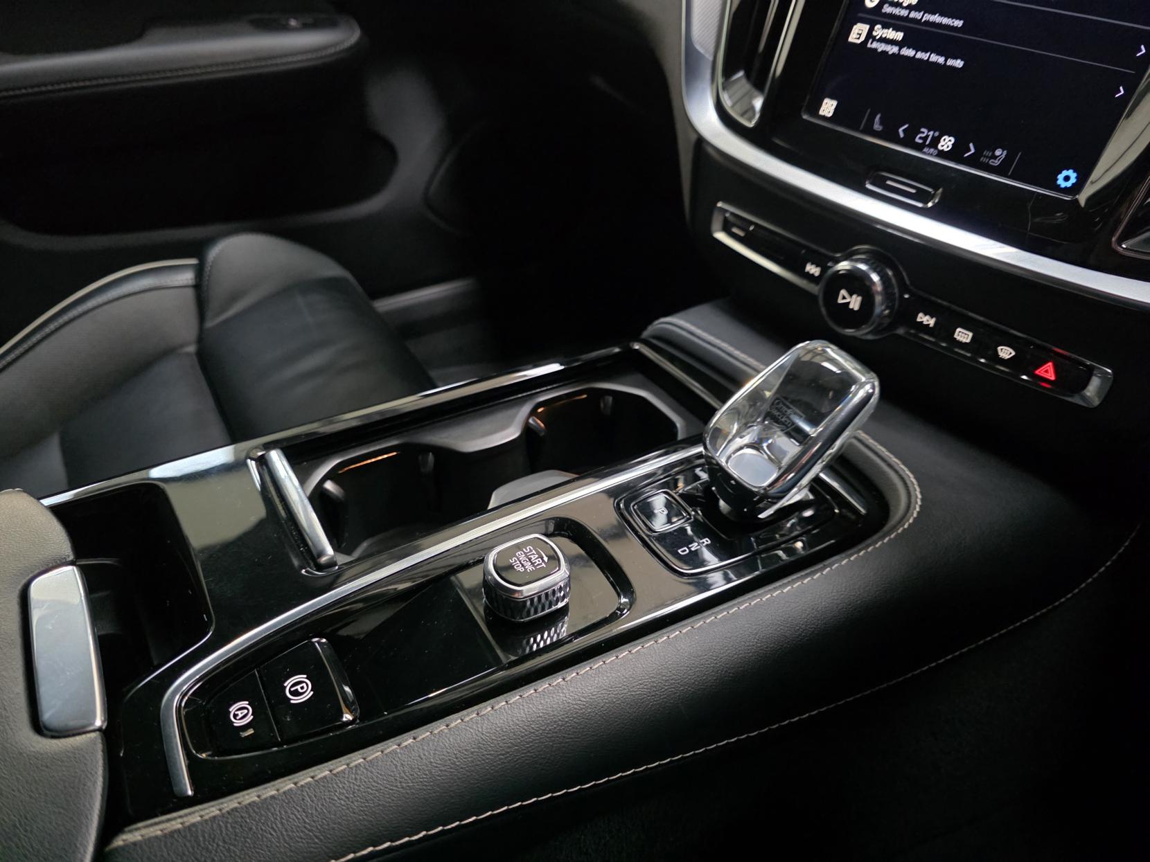 Volvo V60 2.0h T6 Recharge 18.8kWh Plus Dark Estate 5dr Petrol Plug-in Hybrid Auto AWD Euro 6 (s/s) (350 ps)