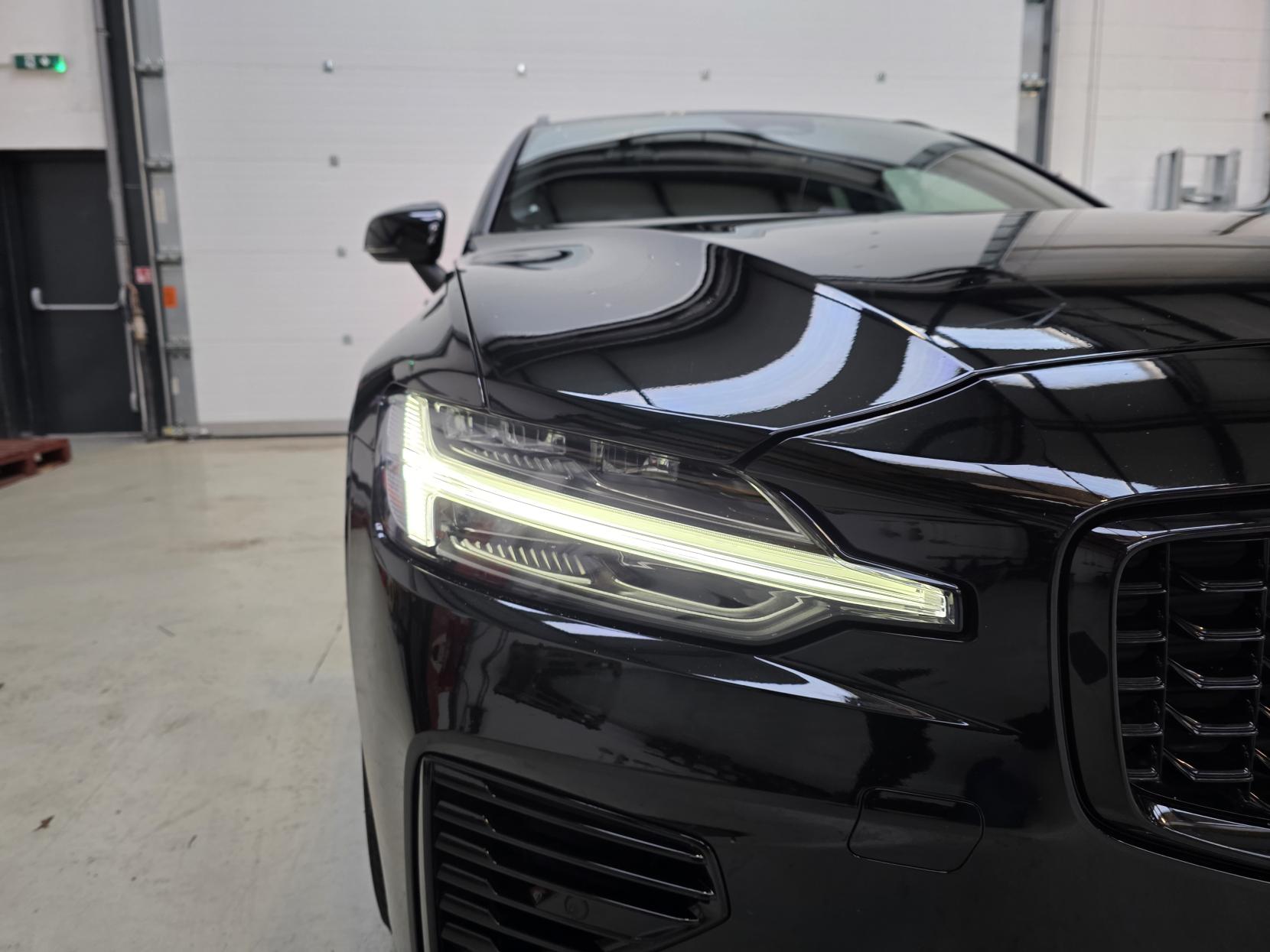 Volvo V60 2.0h T6 Recharge 18.8kWh Plus Dark Estate 5dr Petrol Plug-in Hybrid Auto AWD Euro 6 (s/s) (350 ps)