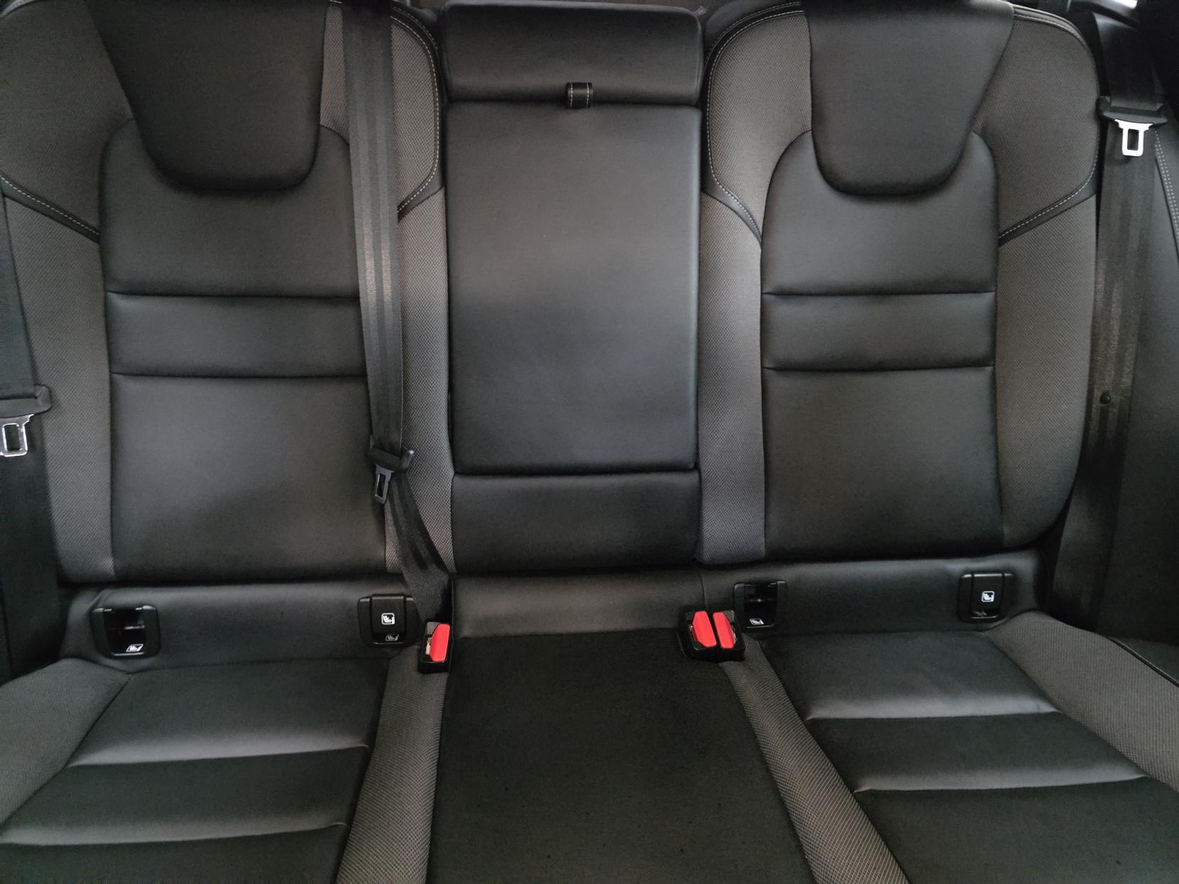 Volvo V60 2.0h T6 Recharge 18.8kWh Plus Dark Estate 5dr Petrol Plug-in Hybrid Auto AWD Euro 6 (s/s) (350 ps)