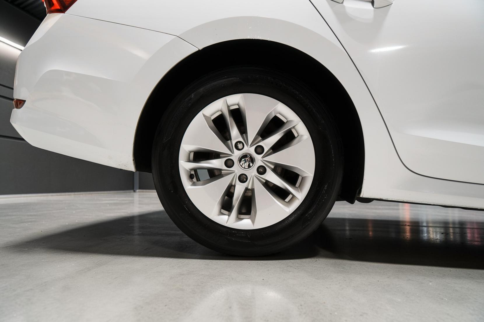 Skoda Octavia 2.0 TDI SE Technology Estate 5dr Diesel DSG Euro 6 (s/s) (116 ps)